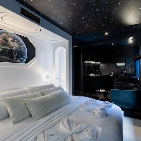 Galaxy La Tete Dans Les Etoiles Apartman Riom Kültér fotó